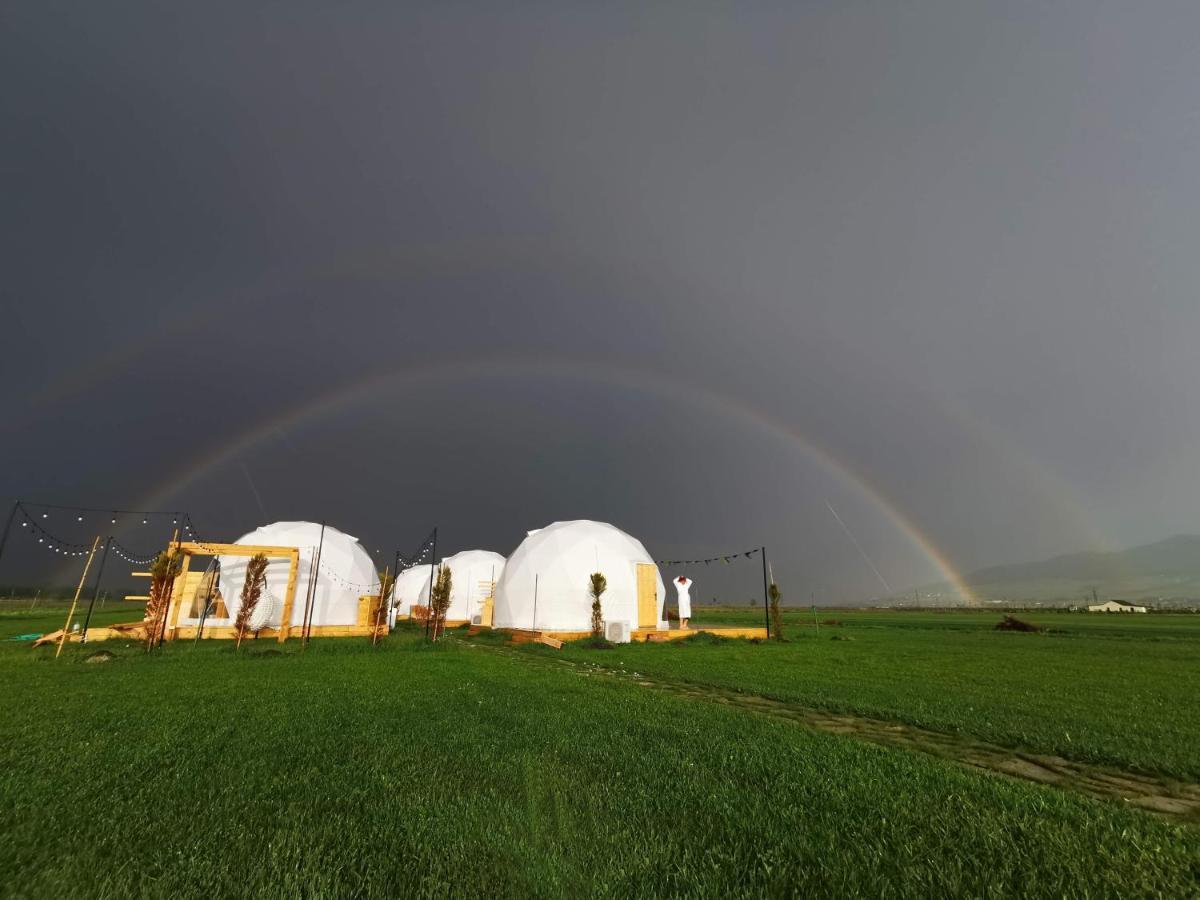 Jewelberry Glamping Hotel Tbilisi Mtsʼkhetʼa Buitenkant foto