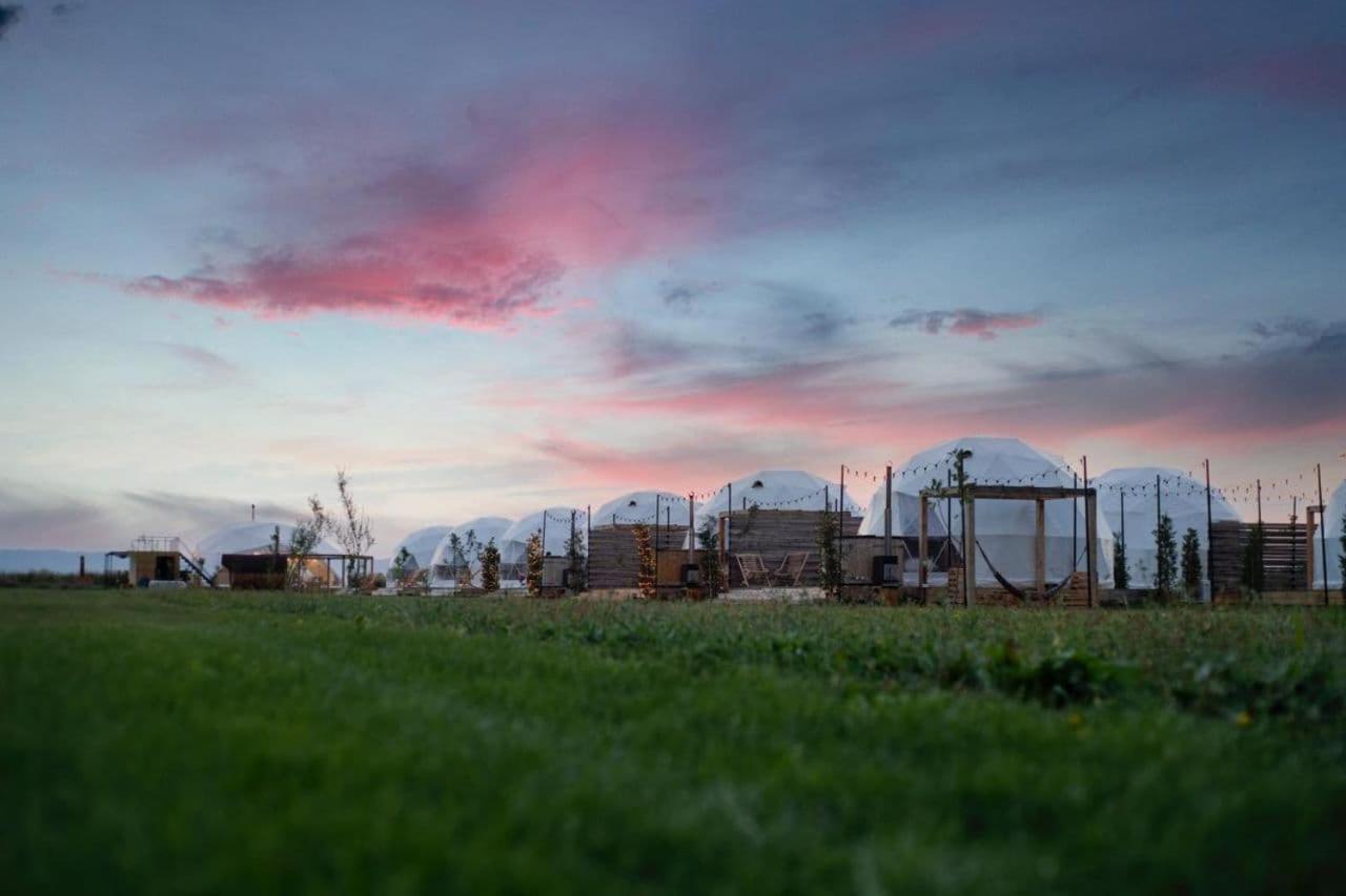 Jewelberry Glamping Hotel Tbilisi Mtsʼkhetʼa Buitenkant foto