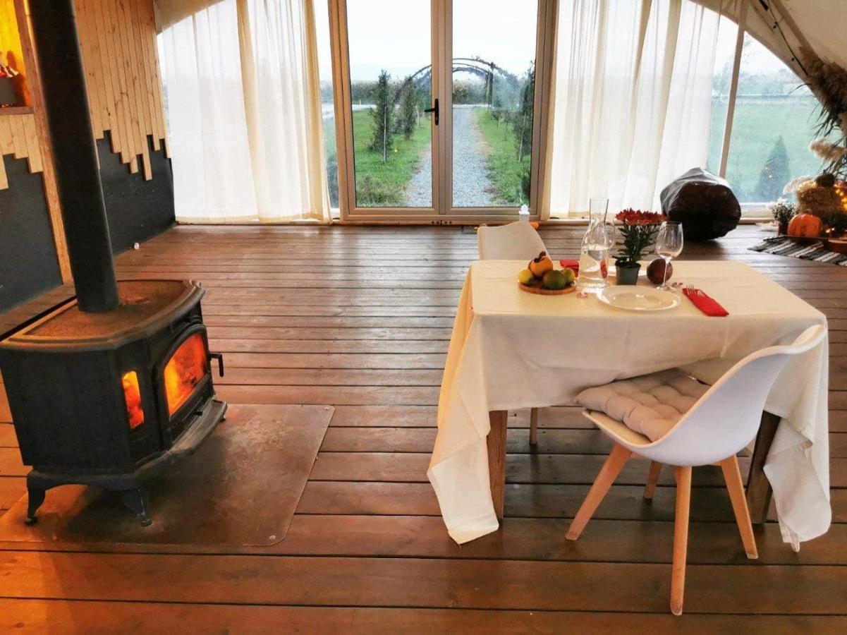 Jewelberry Glamping Hotel Tbilisi Mtsʼkhetʼa Buitenkant foto