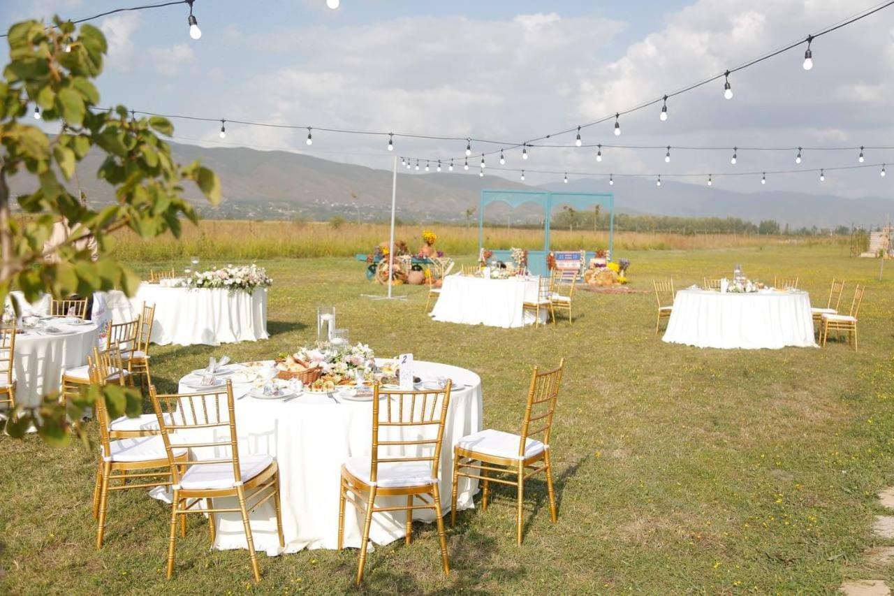 Jewelberry Glamping Hotel Tbilisi Mtsʼkhetʼa Buitenkant foto