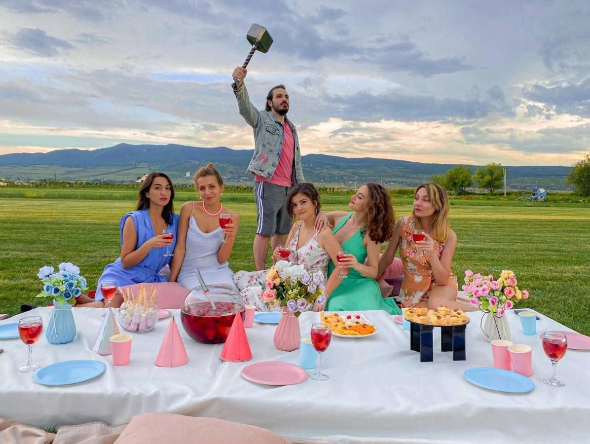 Jewelberry Glamping Hotel Tbilisi Mtsʼkhetʼa Buitenkant foto