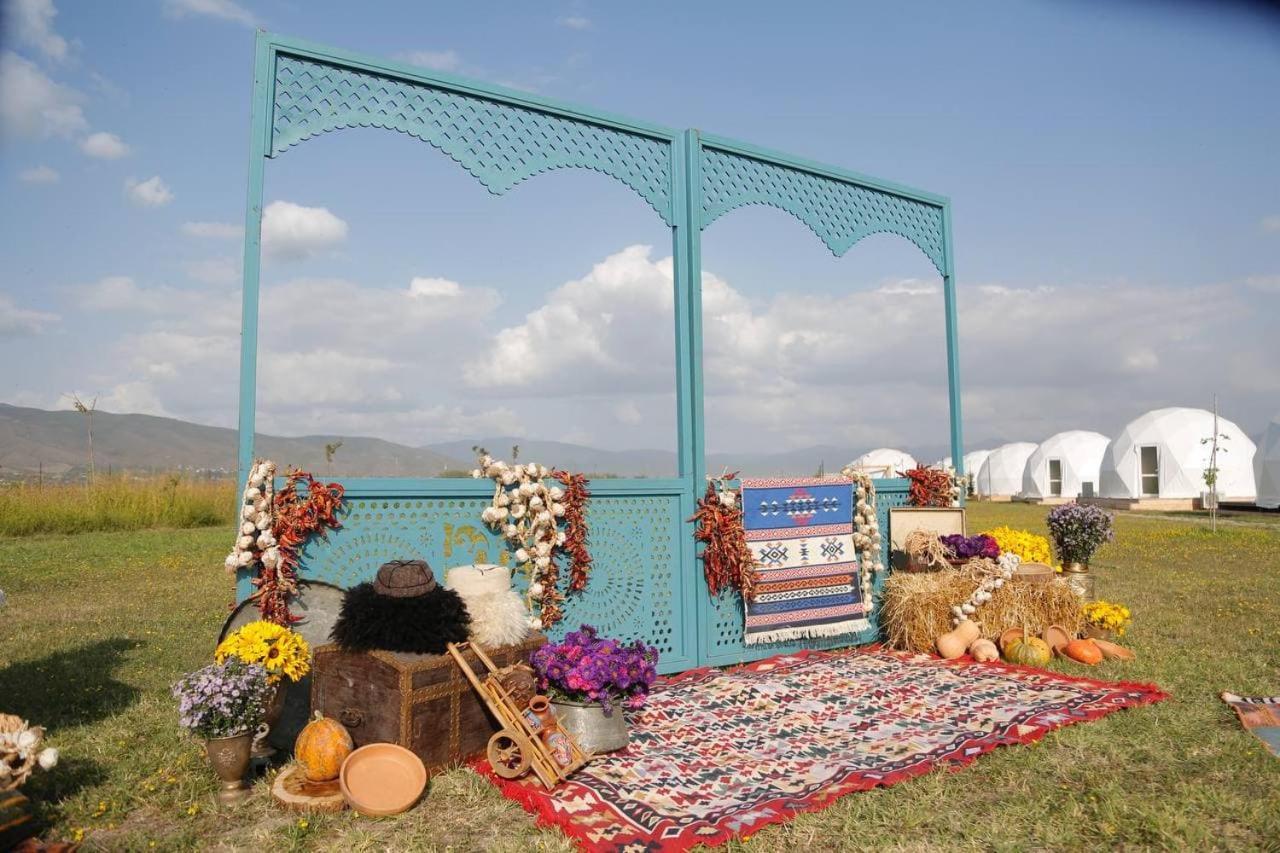 Jewelberry Glamping Hotel Tbilisi Mtsʼkhetʼa Buitenkant foto