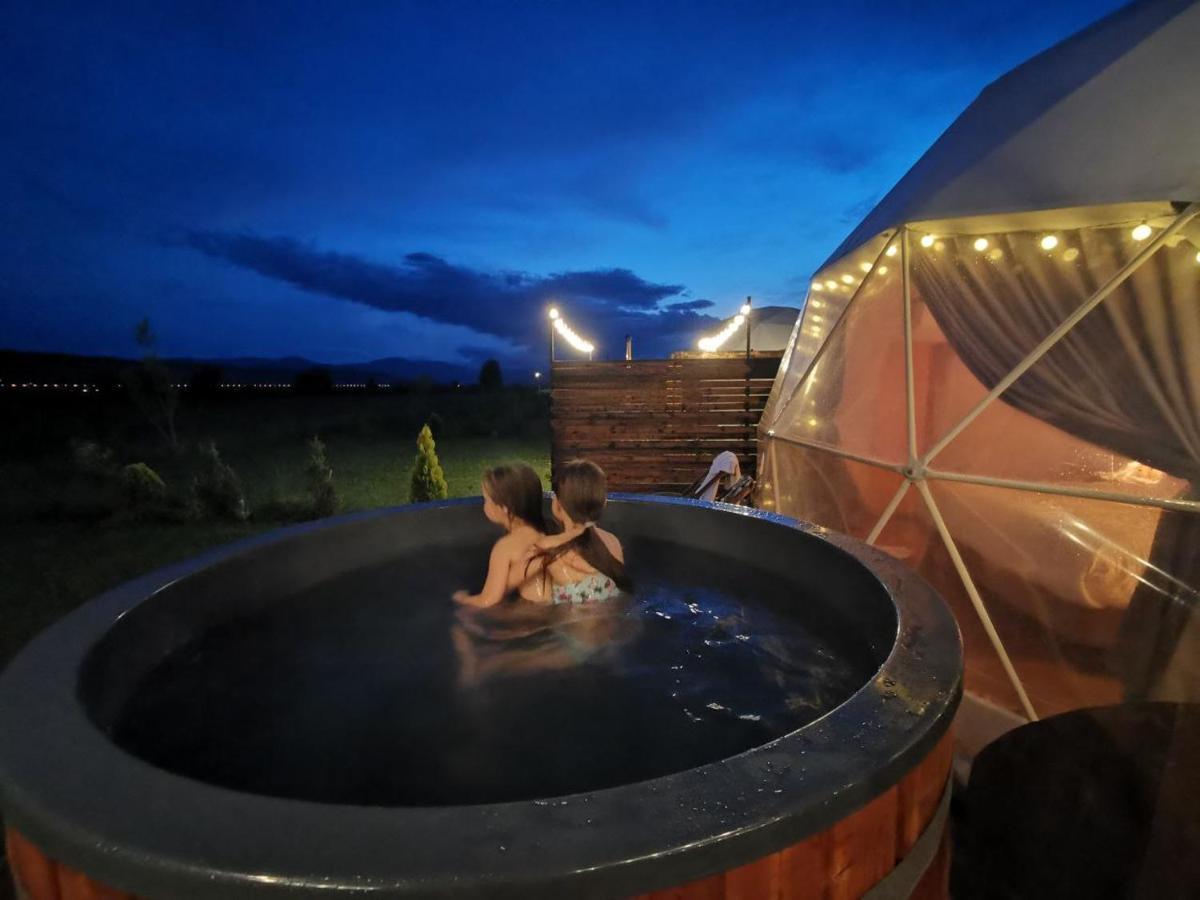 Jewelberry Glamping Hotel Tbilisi Mtsʼkhetʼa Buitenkant foto