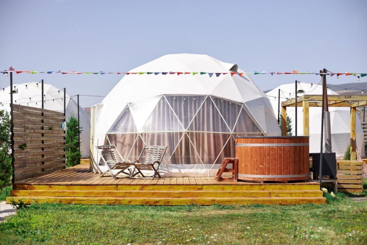 Jewelberry Glamping Hotel Tbilisi Mtsʼkhetʼa Buitenkant foto