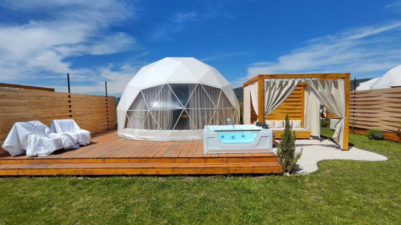 Jewelberry Glamping Hotel Tbilisi Mtsʼkhetʼa Buitenkant foto