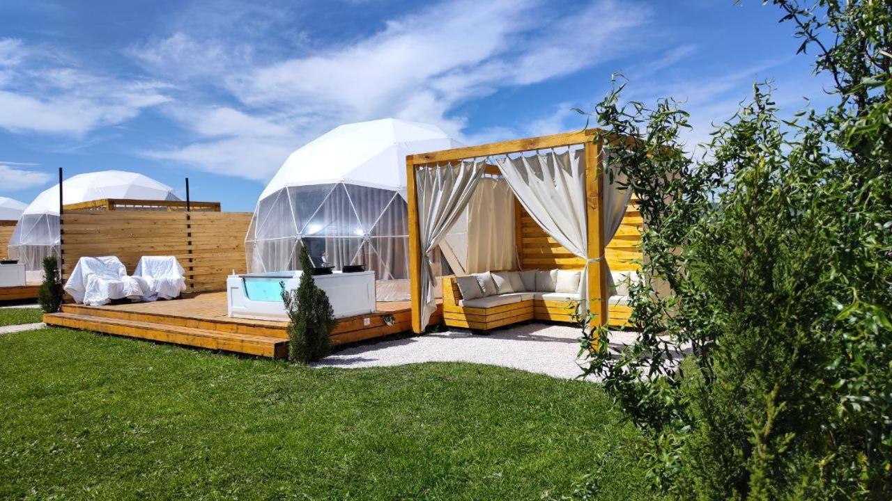 Jewelberry Glamping Hotel Tbilisi Mtsʼkhetʼa Buitenkant foto